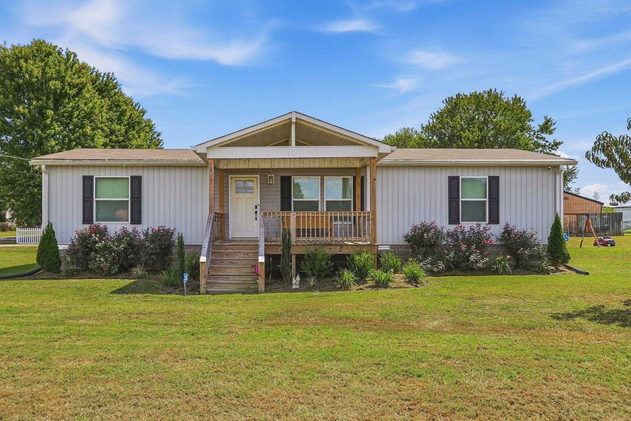 Hawkins Dr, Smithville, TN 37166