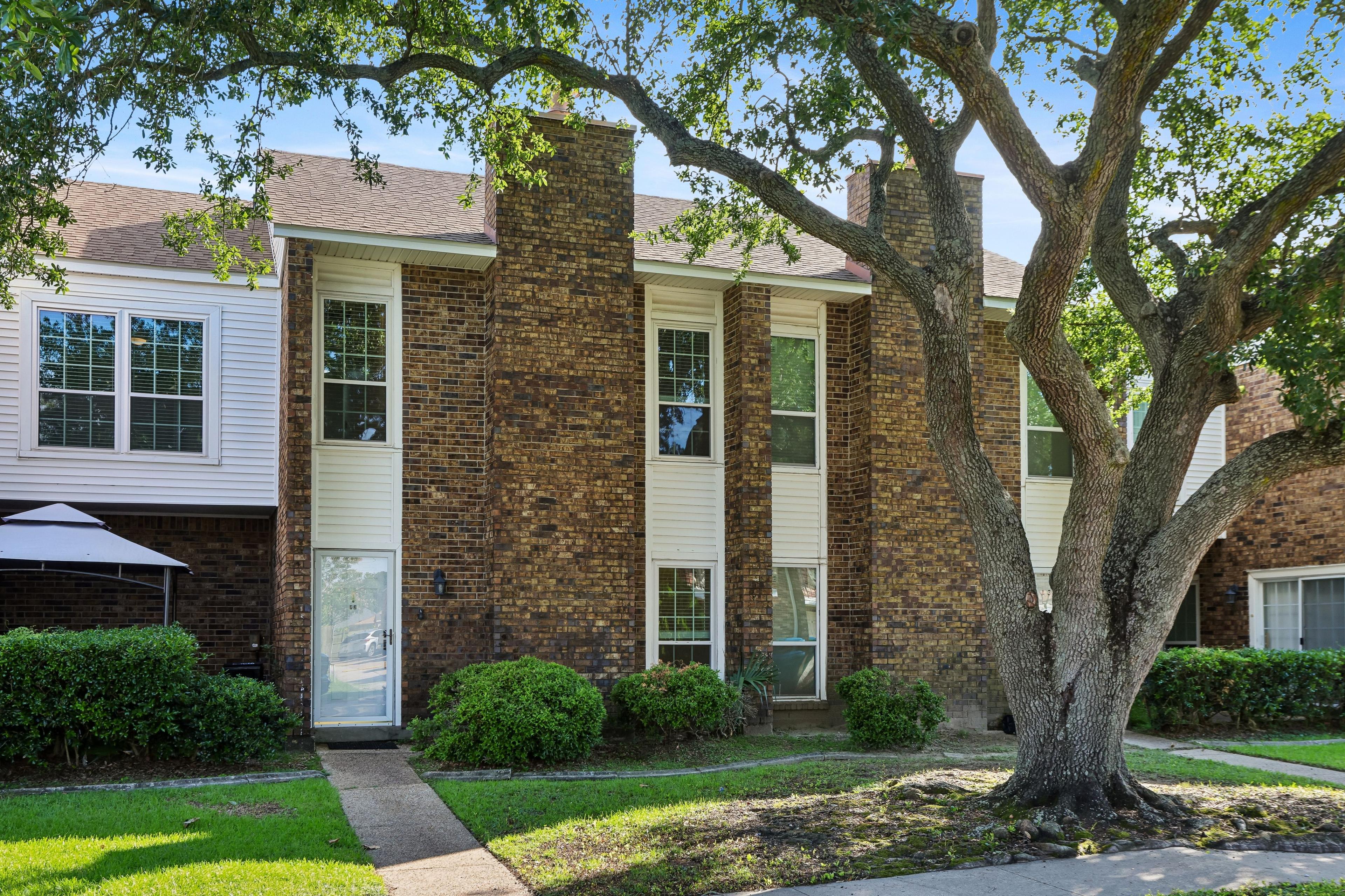 Saint Julien Dr, Kenner, LA 70065