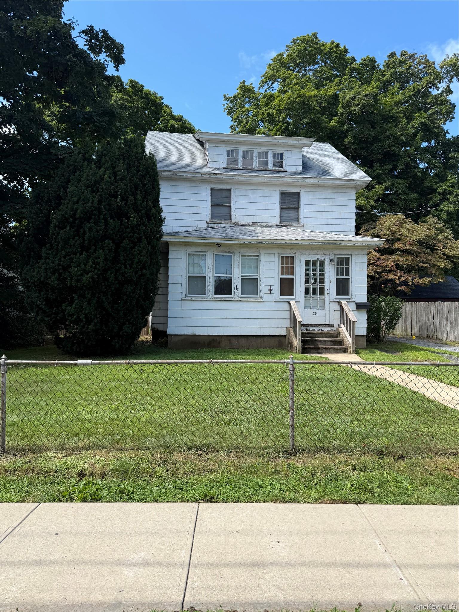 Broadway, Smithtown, NY 11787