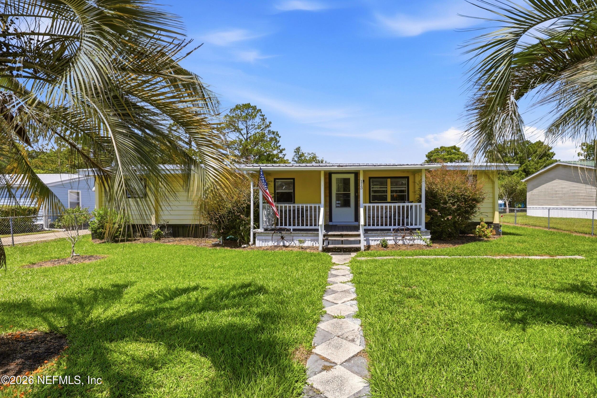 Waterside Ave, Satsuma, FL 32189