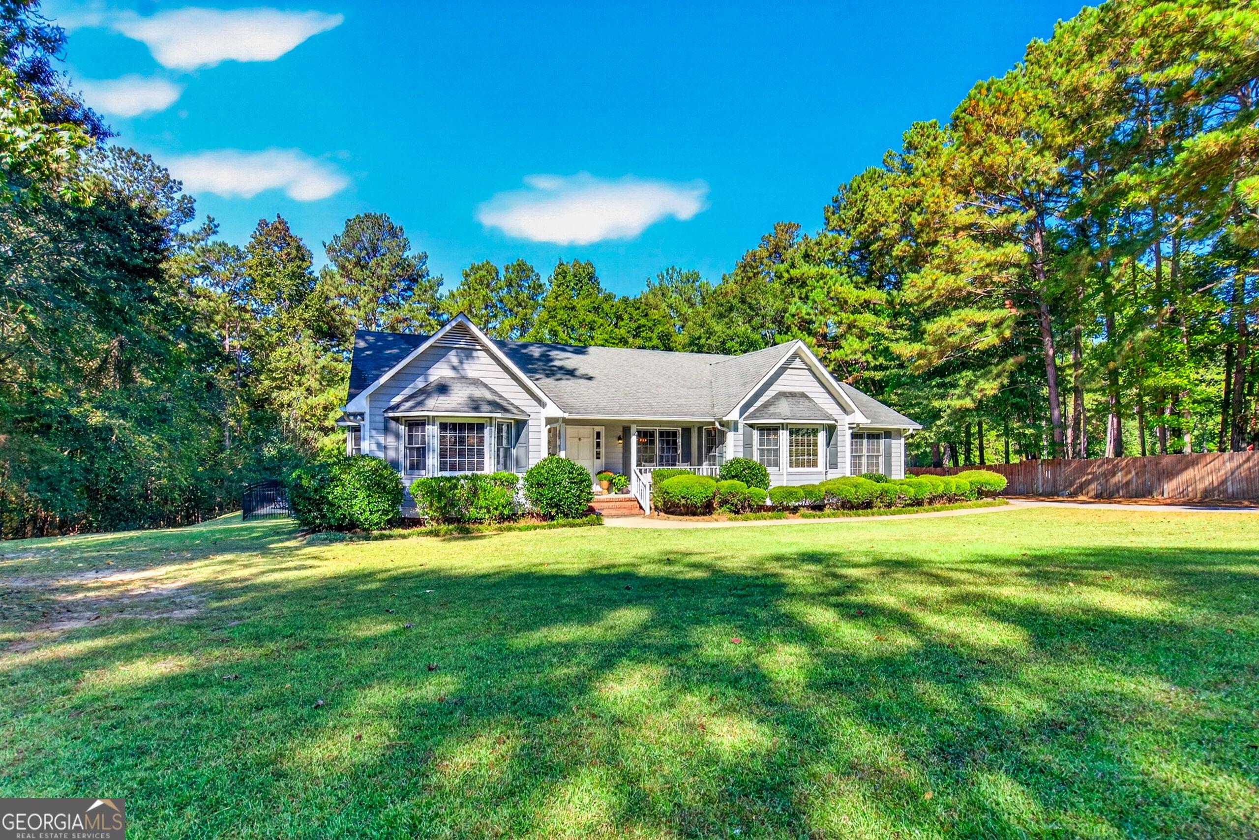 Sunny Point Cir, Lagrange, GA 30240