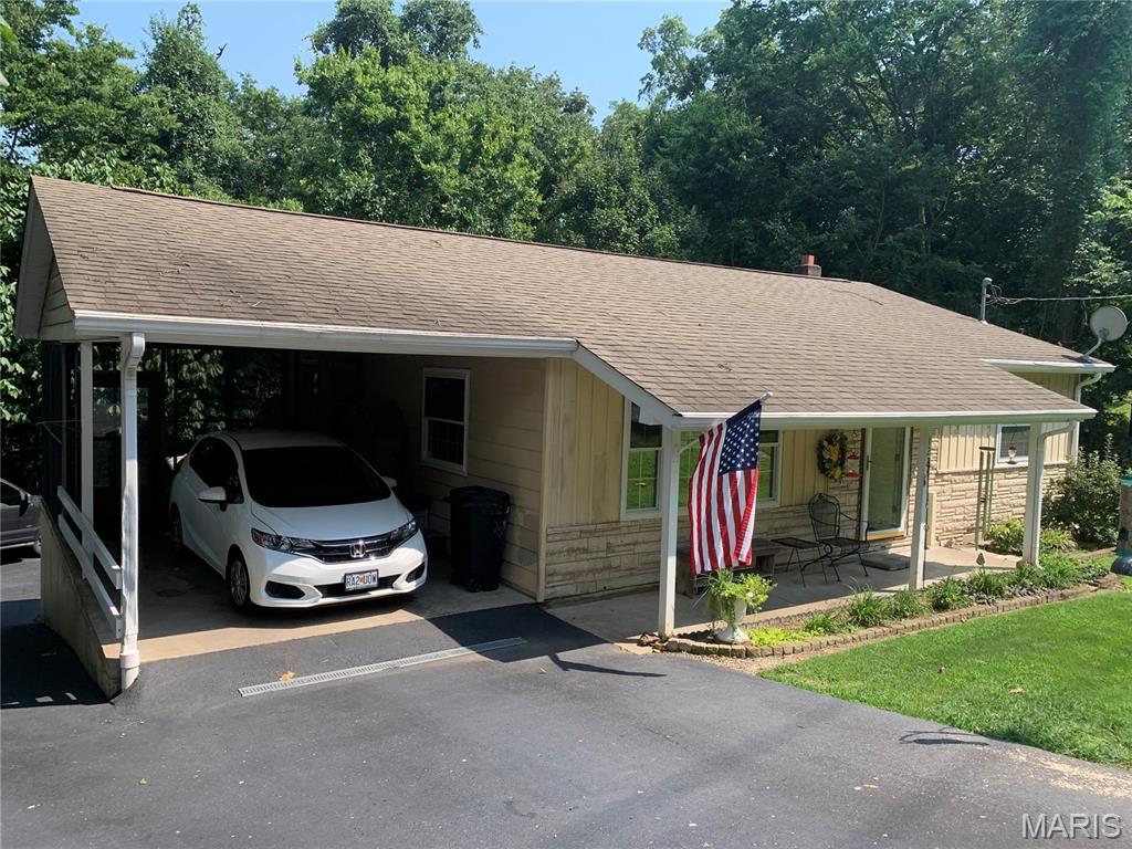 W Cape Rock Dr, Cape Girardeau, MO 63701