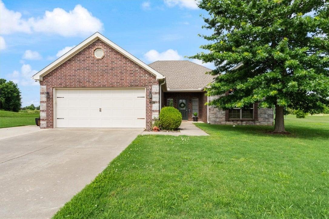E Creek Ln, Farmington, AR 72730