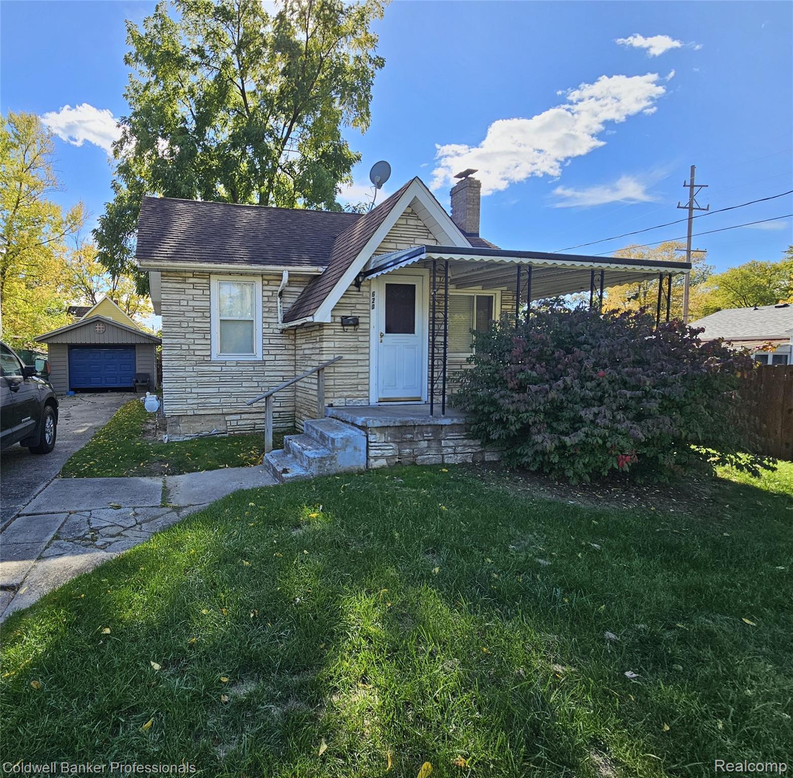 Maple St, Mount Morris, MI 48458