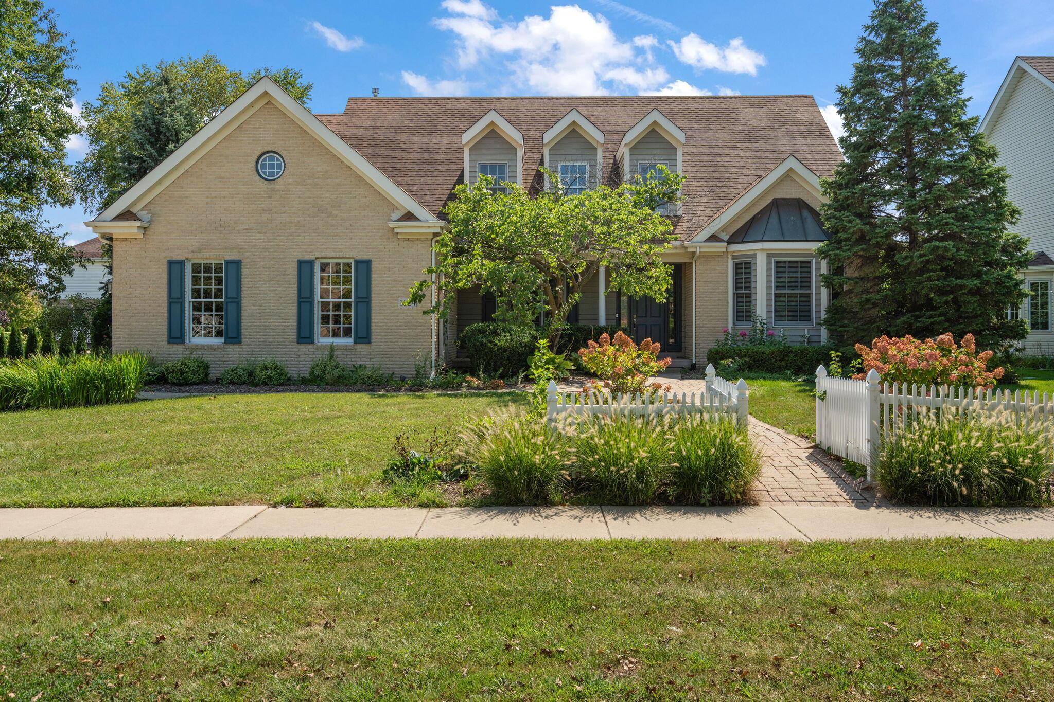Timberwood Ln, Munster, IN 46321