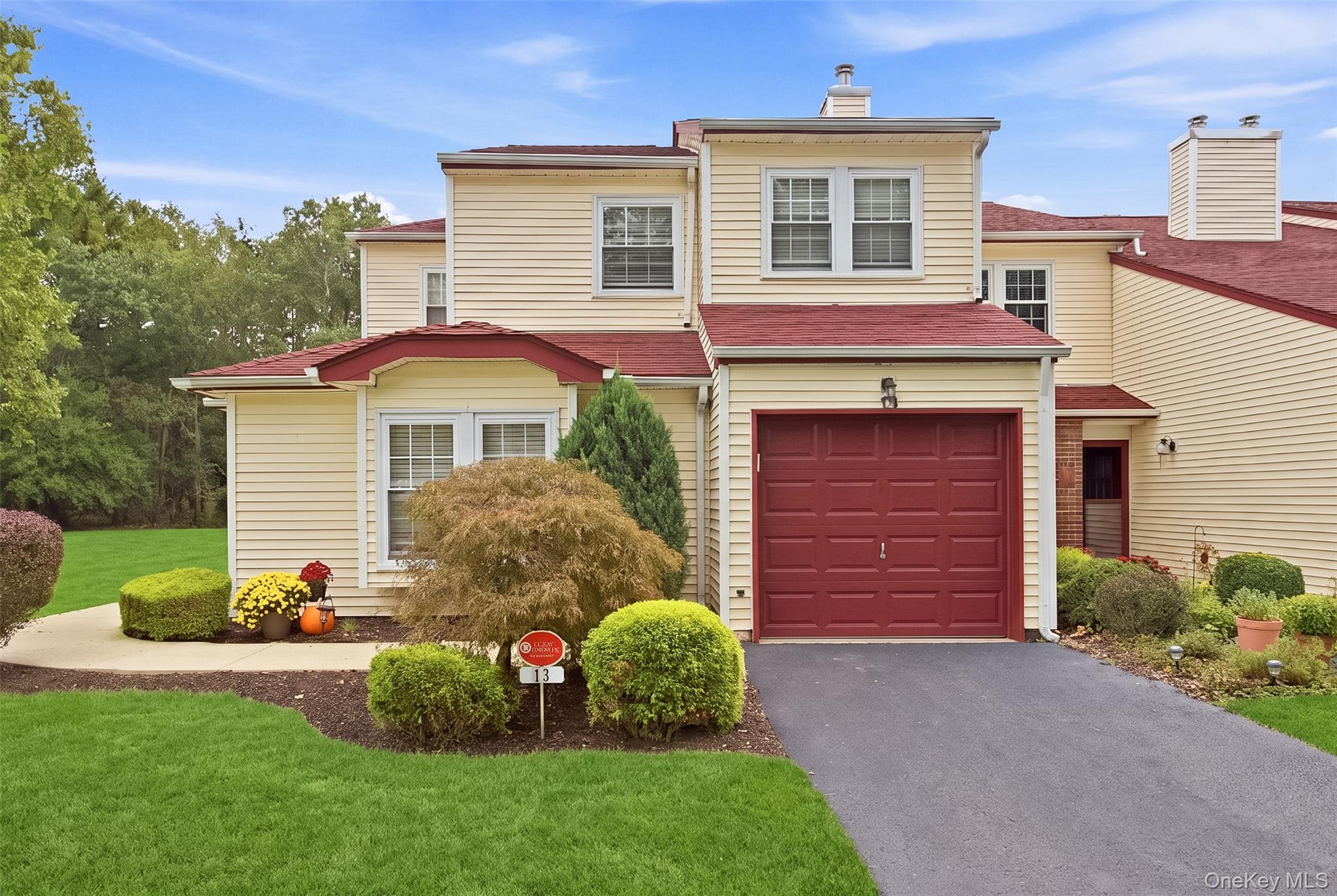 Hancock Ct, Coram, NY 11727