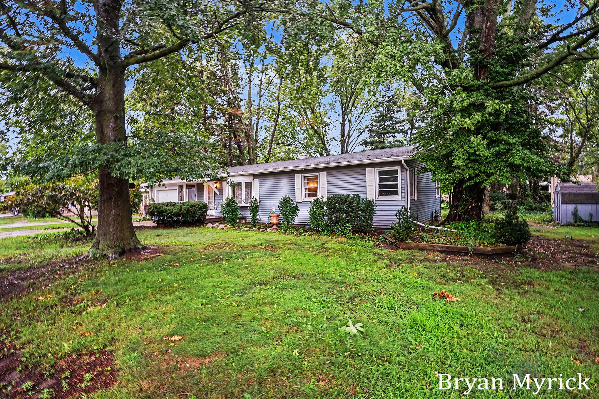 W 25th St, Holland, MI 49423