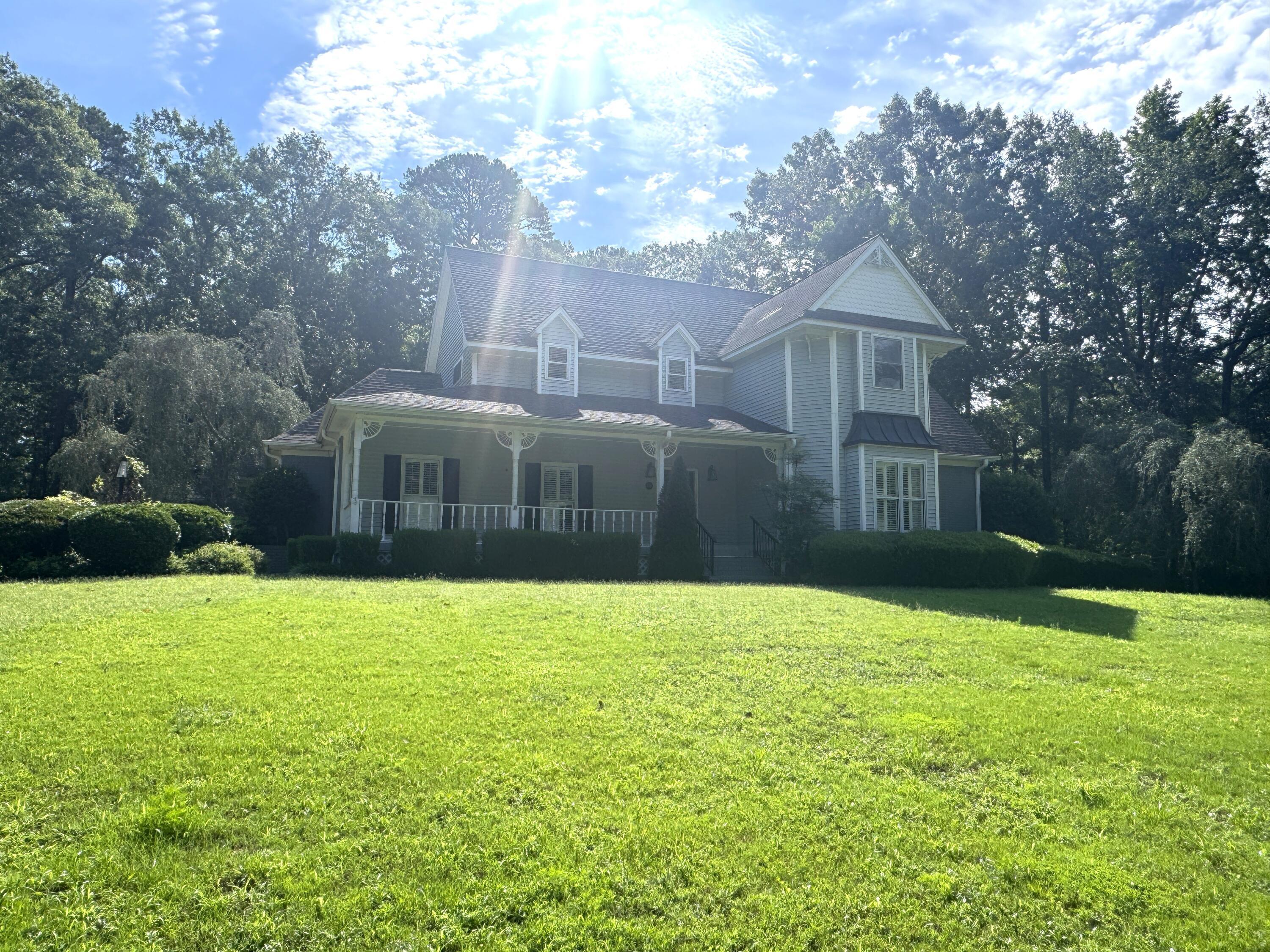 Bentley Ave, Tupelo, MS 38804