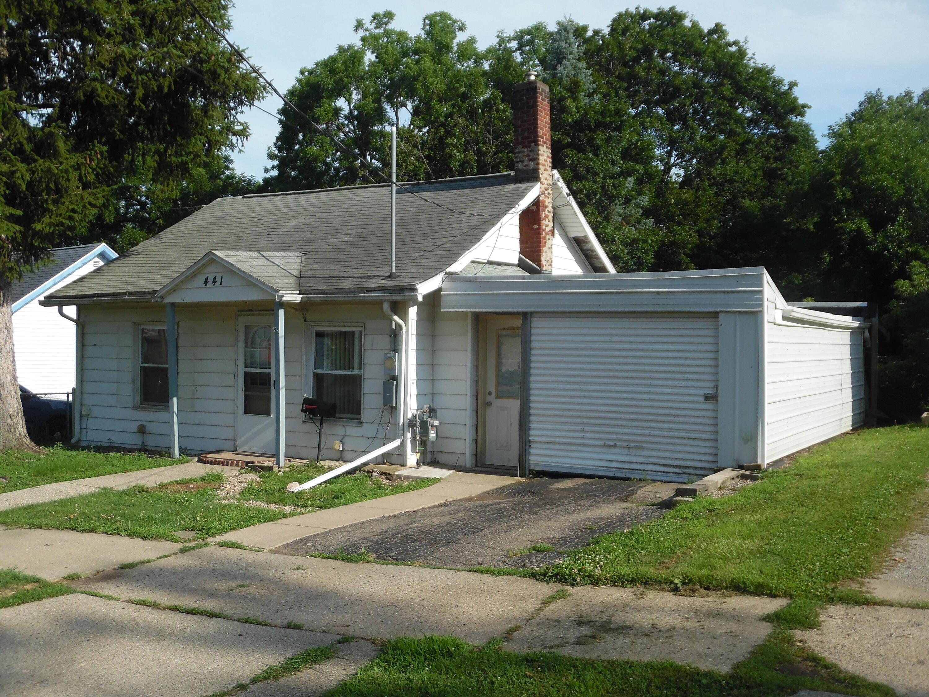 Adams St, Jackson, MI 49202