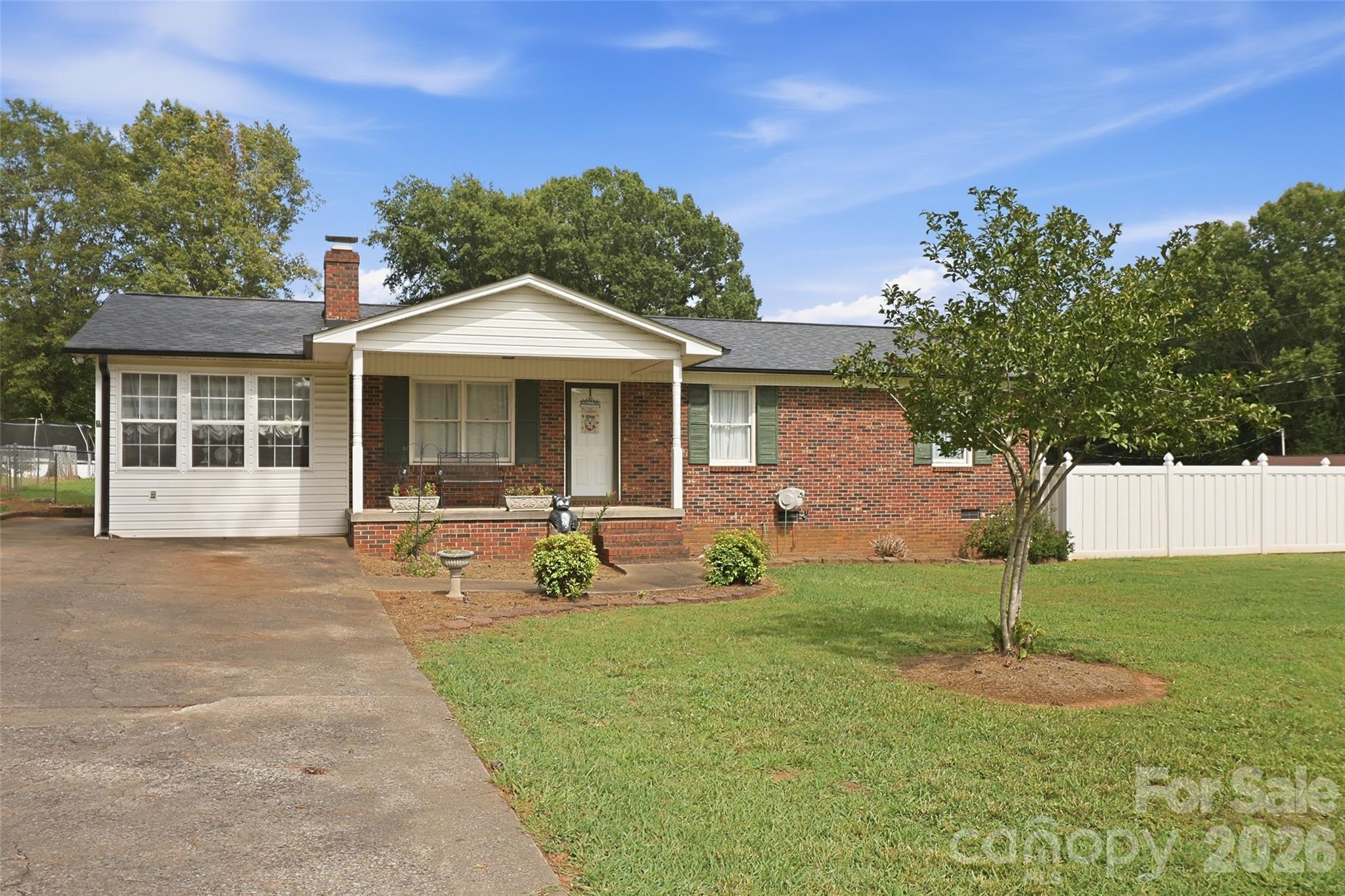 Arc St, Bessemer City, NC 28016