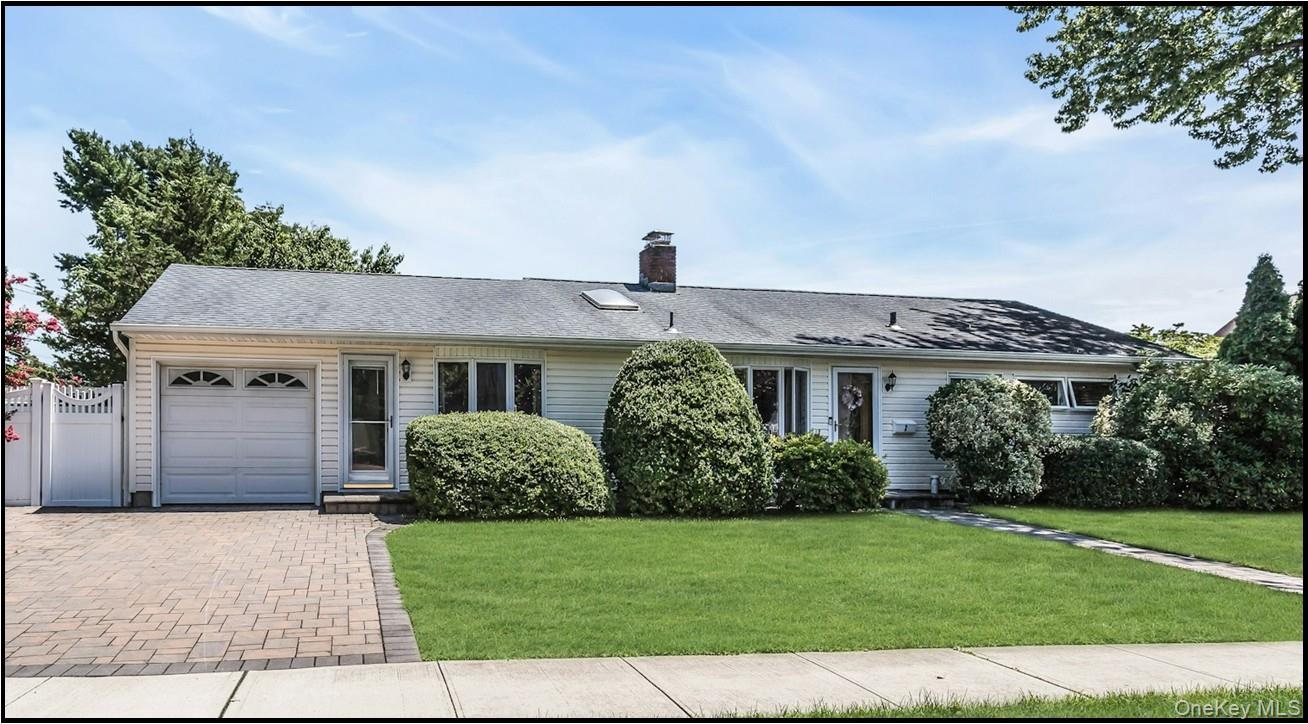 Arbor Rd, Syosset, NY 11791