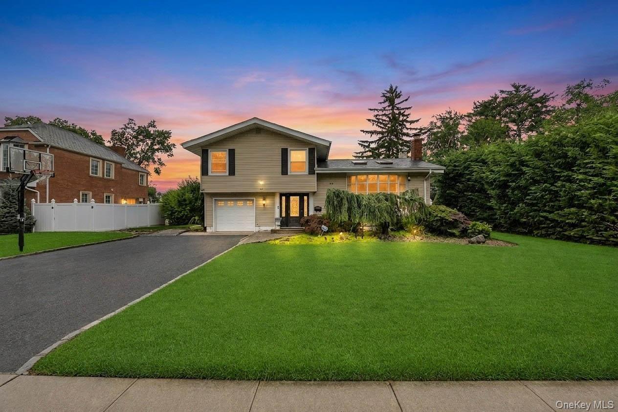 Village Dr, Jericho, NY 11753