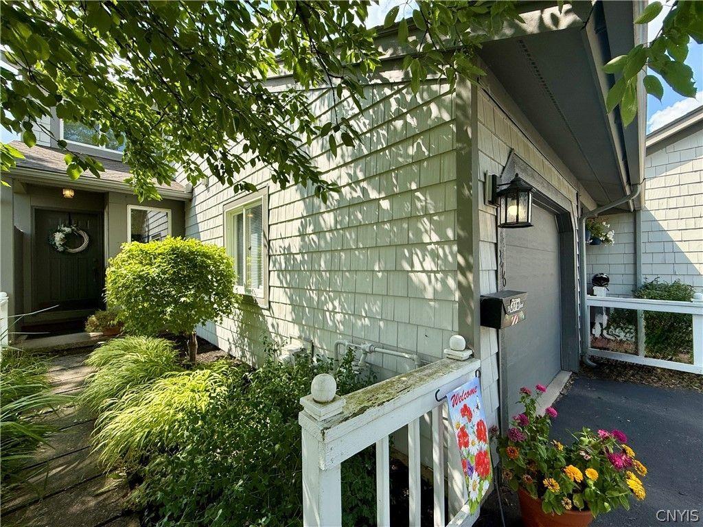 Summerhaven Dr N, East Syracuse, NY 13057