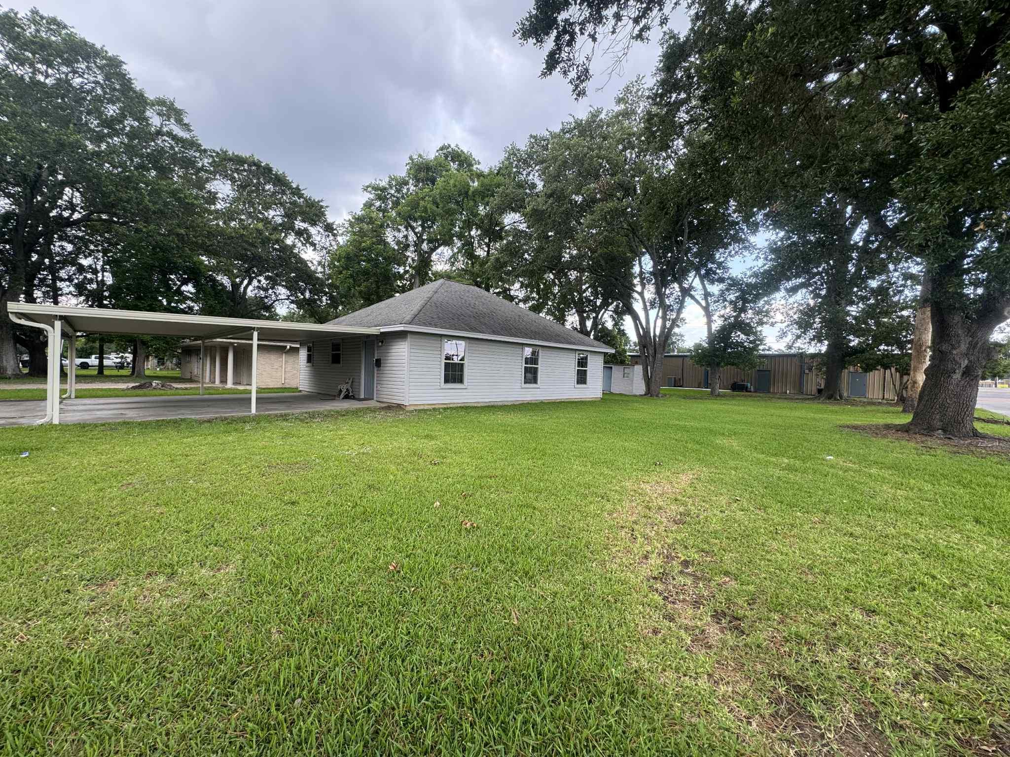 S 12th St, Nederland, TX 77627