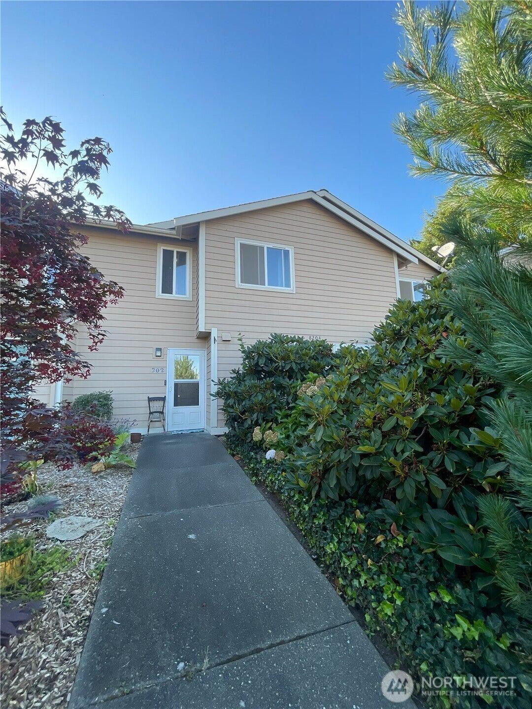 Spokane Dr, Everett, WA 98203