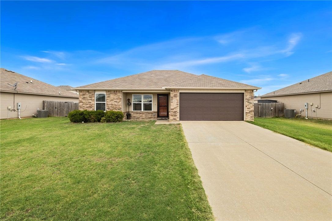 Sebright Ave, Springdale, AR 72764