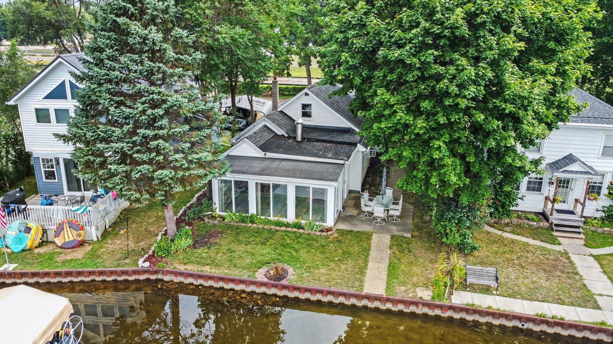 N Lakeside Dr, Michigan Center, MI 49254
