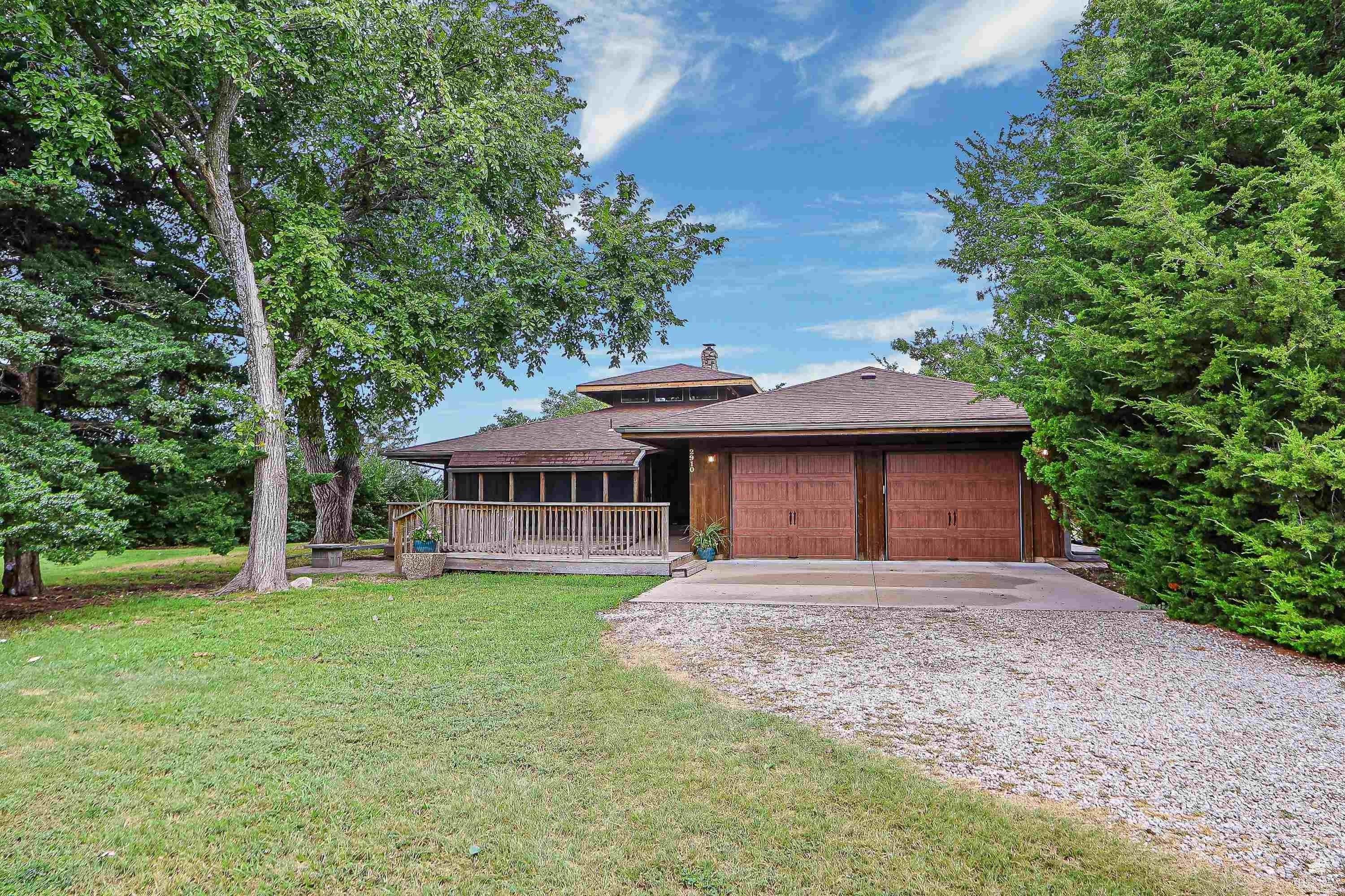 Lakewood Dr, Manhattan, KS 66503