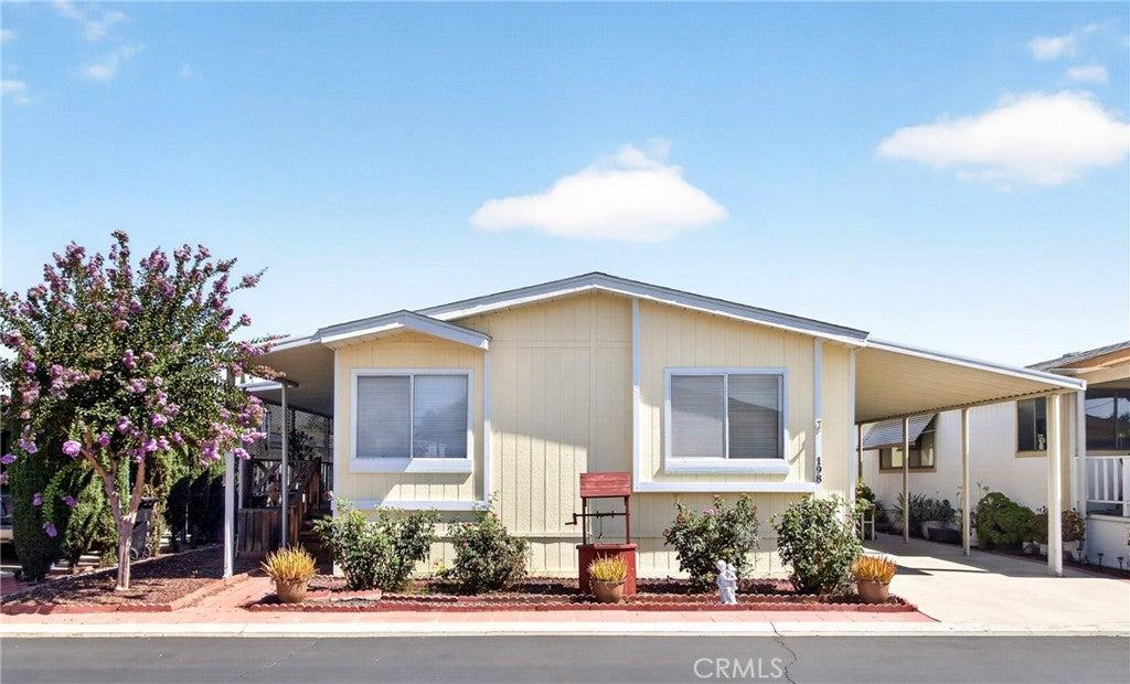W Menlo Ave, Hemet, CA 92543