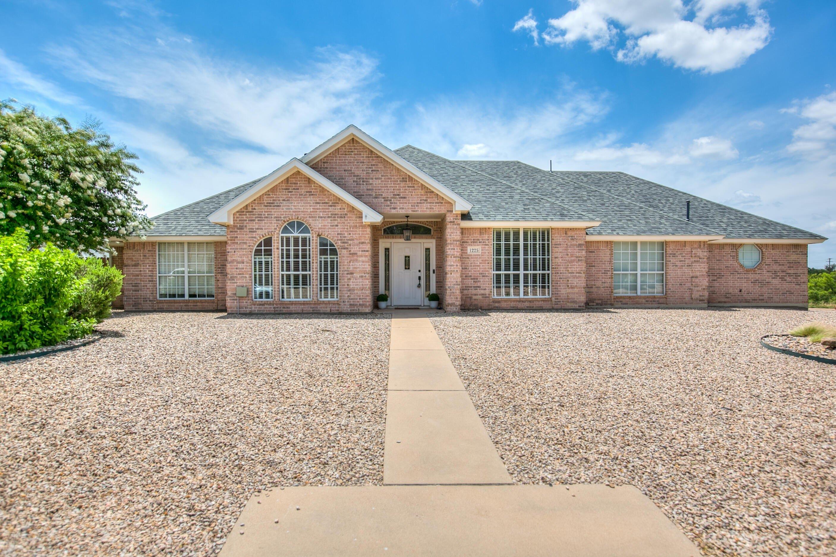 Avondale Ave, San Angelo, TX 76901