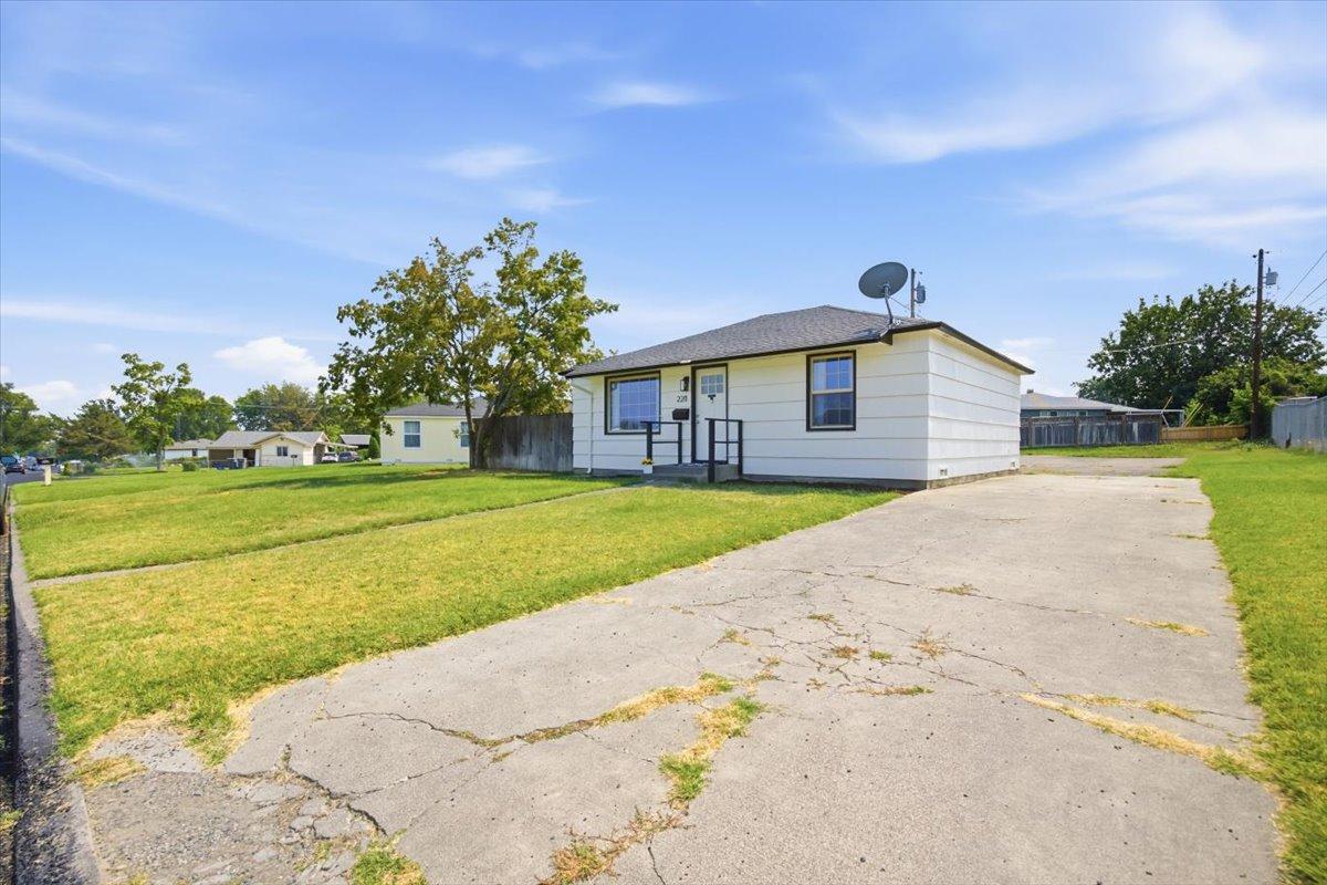 W 5th Ave, Kennewick, WA 99336