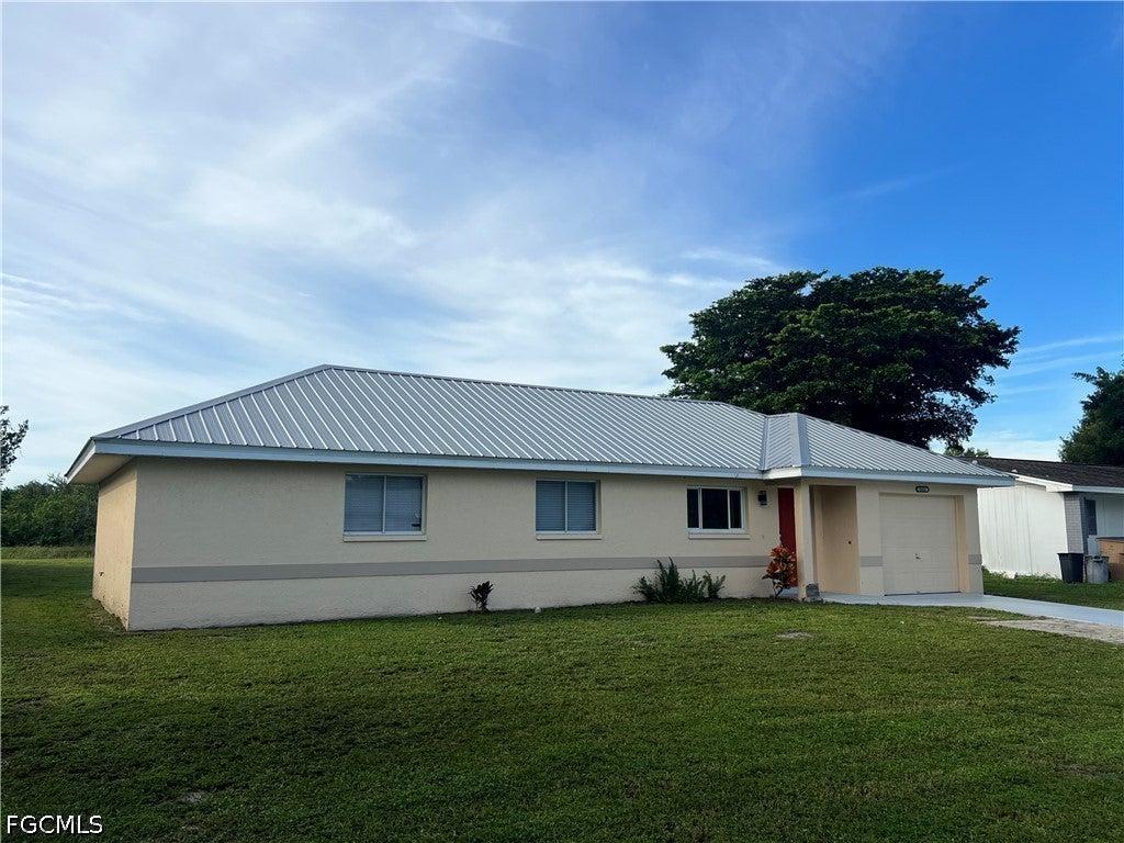 Gifford Ave S, Lehigh Acres, FL 33936