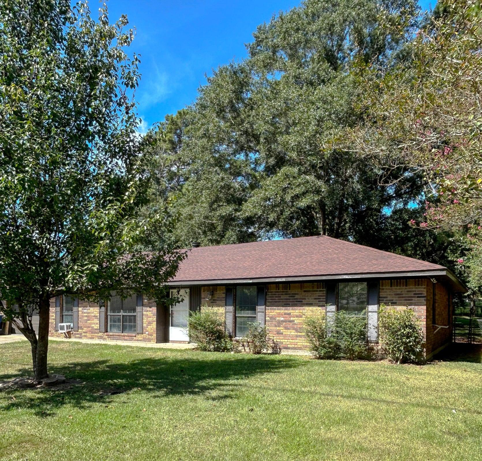 Old Oak Ln, Leesville, LA 71446