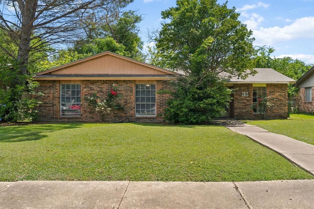Quebec Dr, Garland, TX 75040