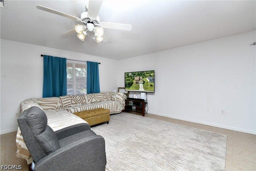 Crestwood St E, Lehigh Acres, FL 33974