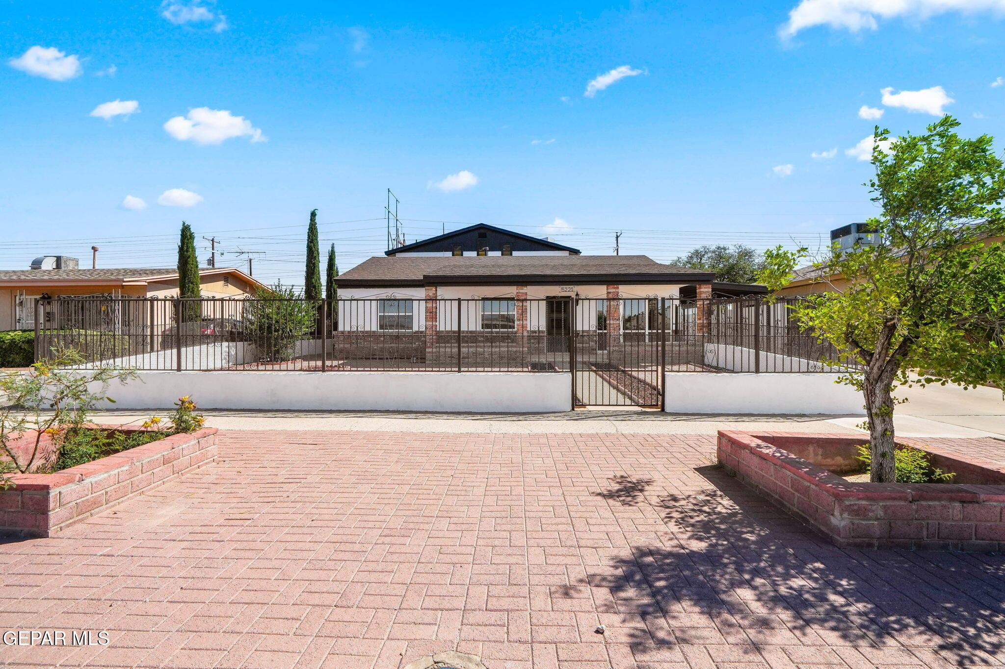 Timberwolf Dr, El Paso, TX 79903
