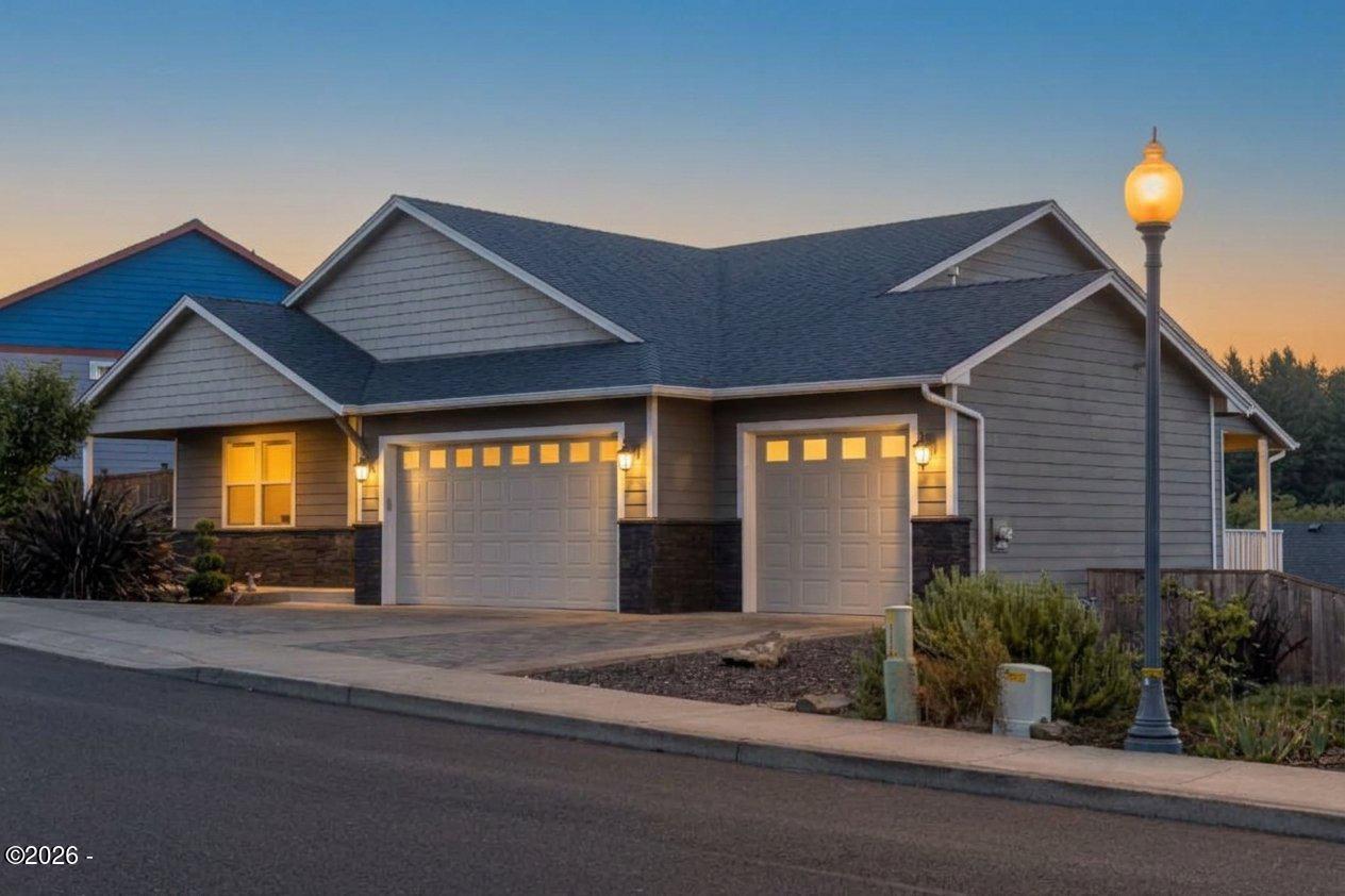 Ne Voyage Ave, Lincoln City, OR 97367