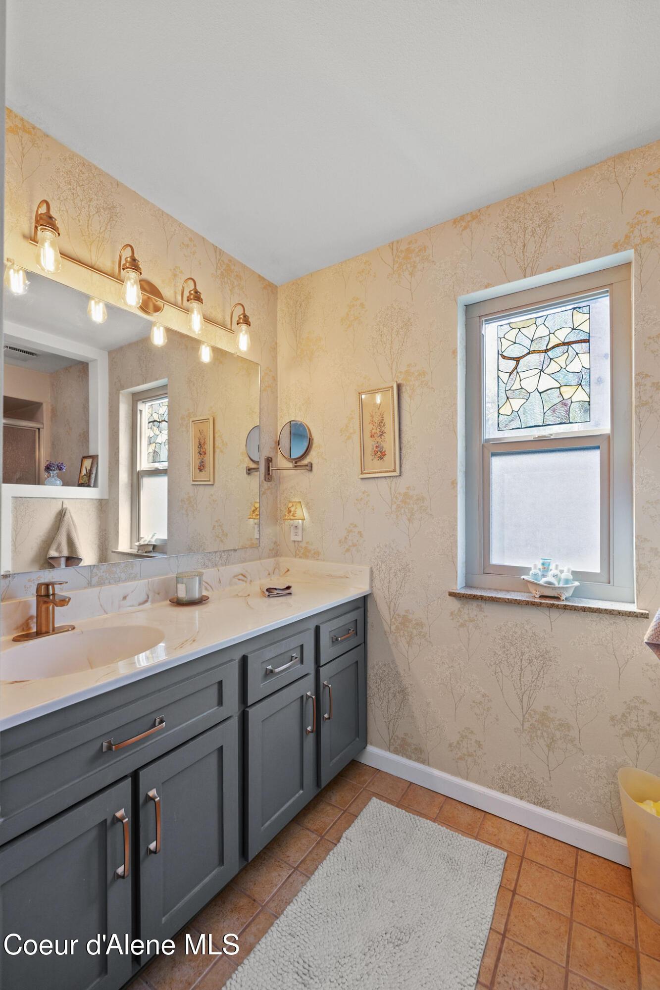 W Hubbard Ave, Coeur D Alene, ID 83814