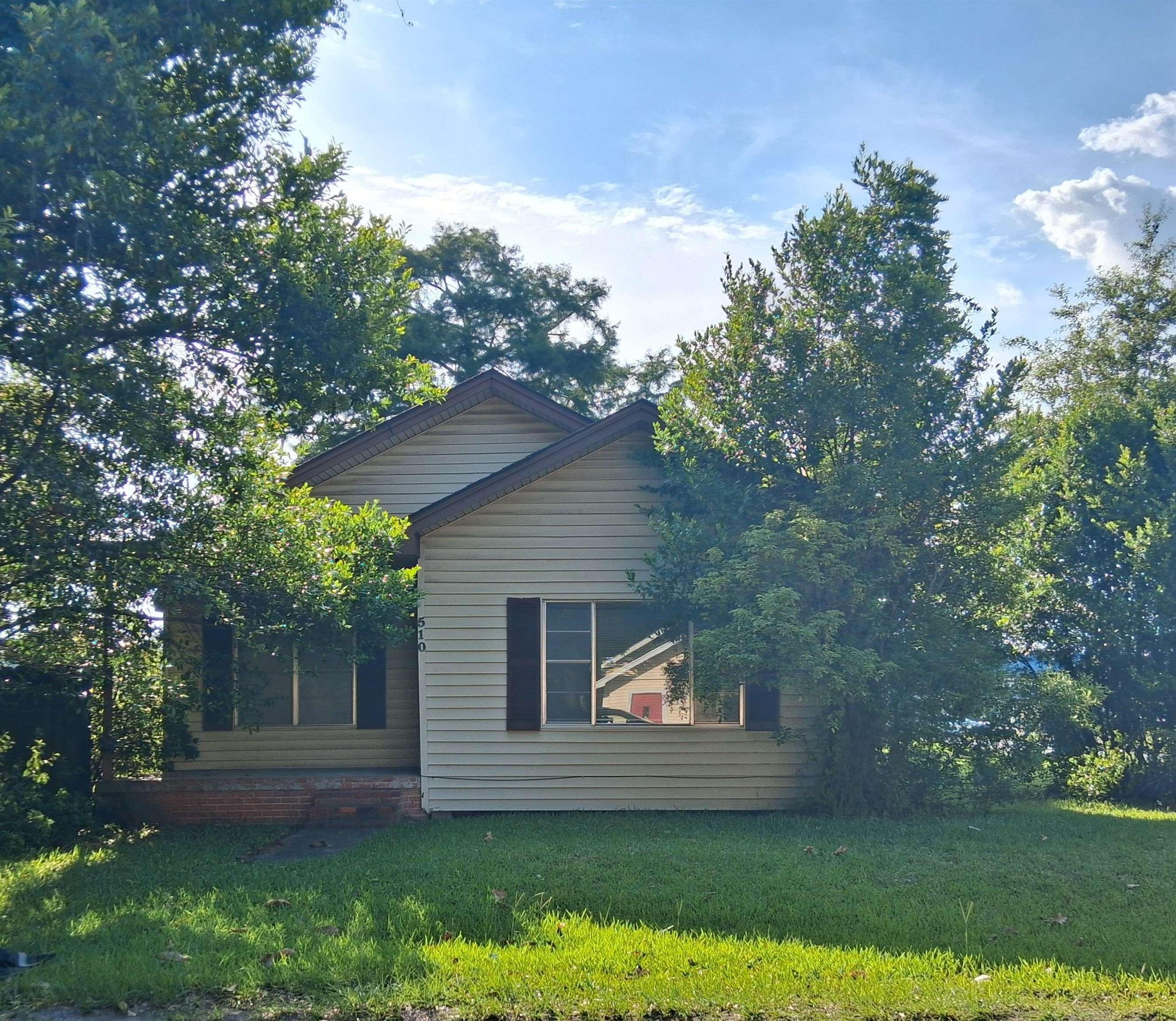 S 4th St, Silsbee, TX 77656