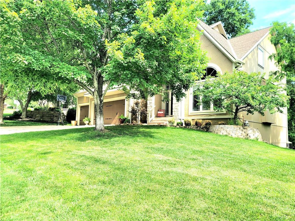 W 70th St, Shawnee, KS 66216