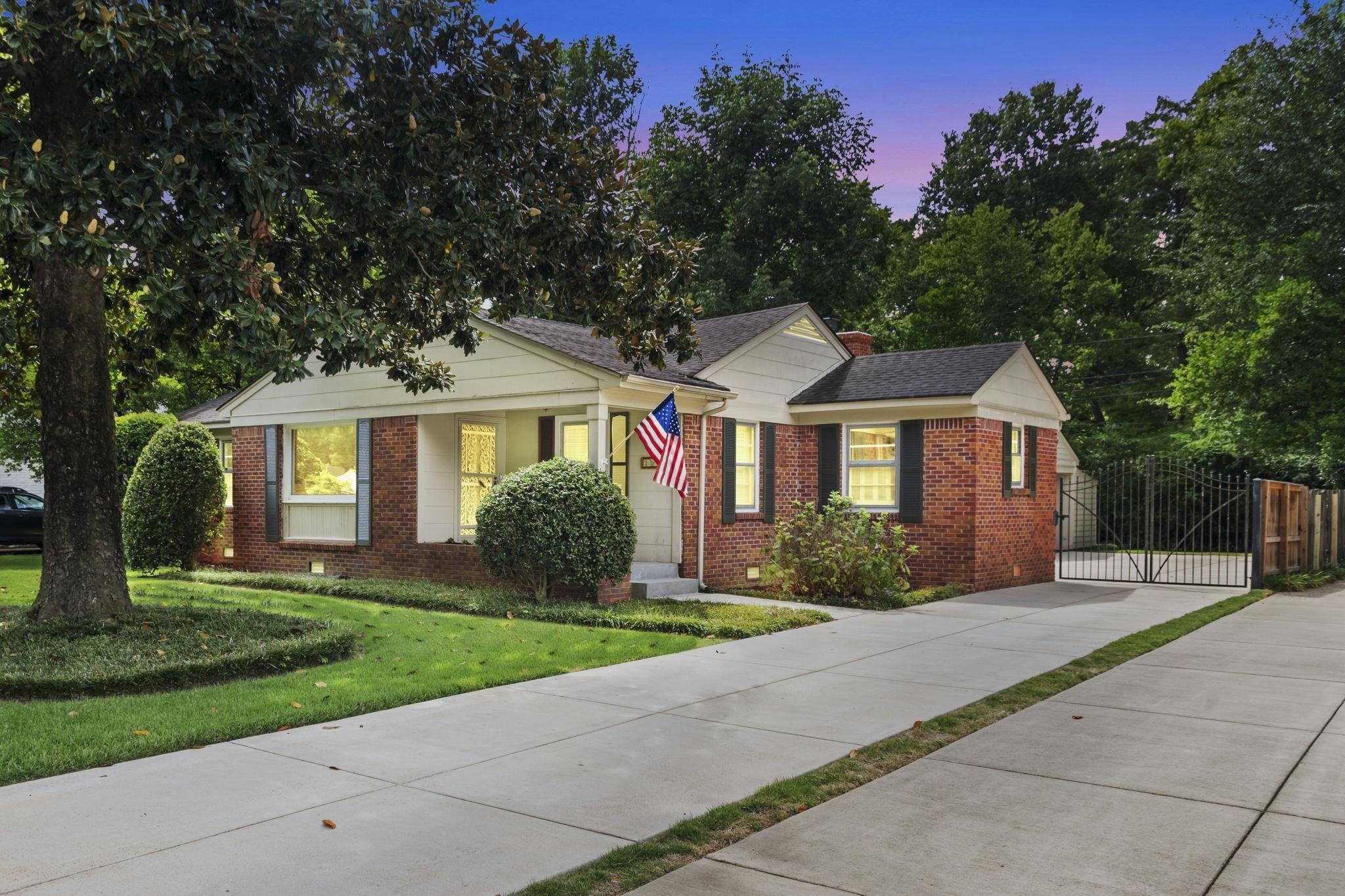 Leonora Dr, Memphis, TN 38117