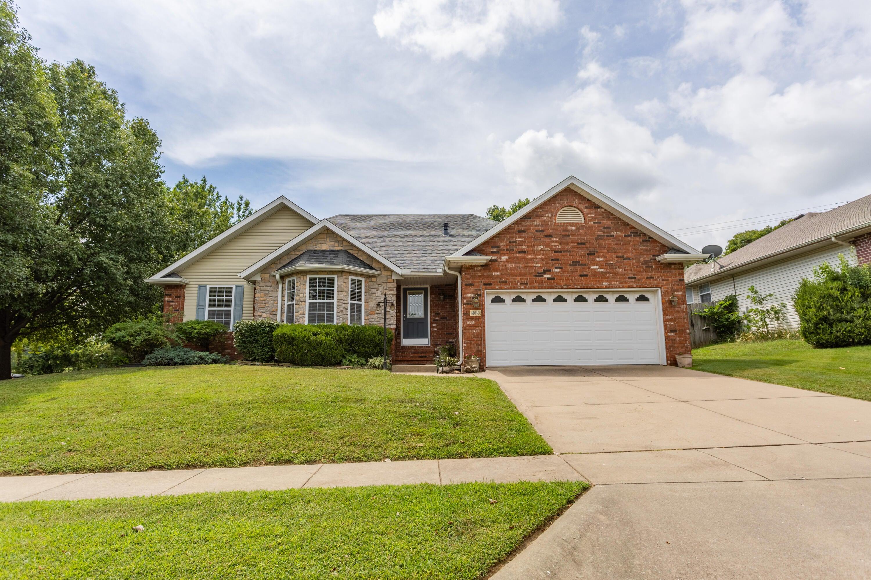 E Kathryn Dr, Republic, MO 65738