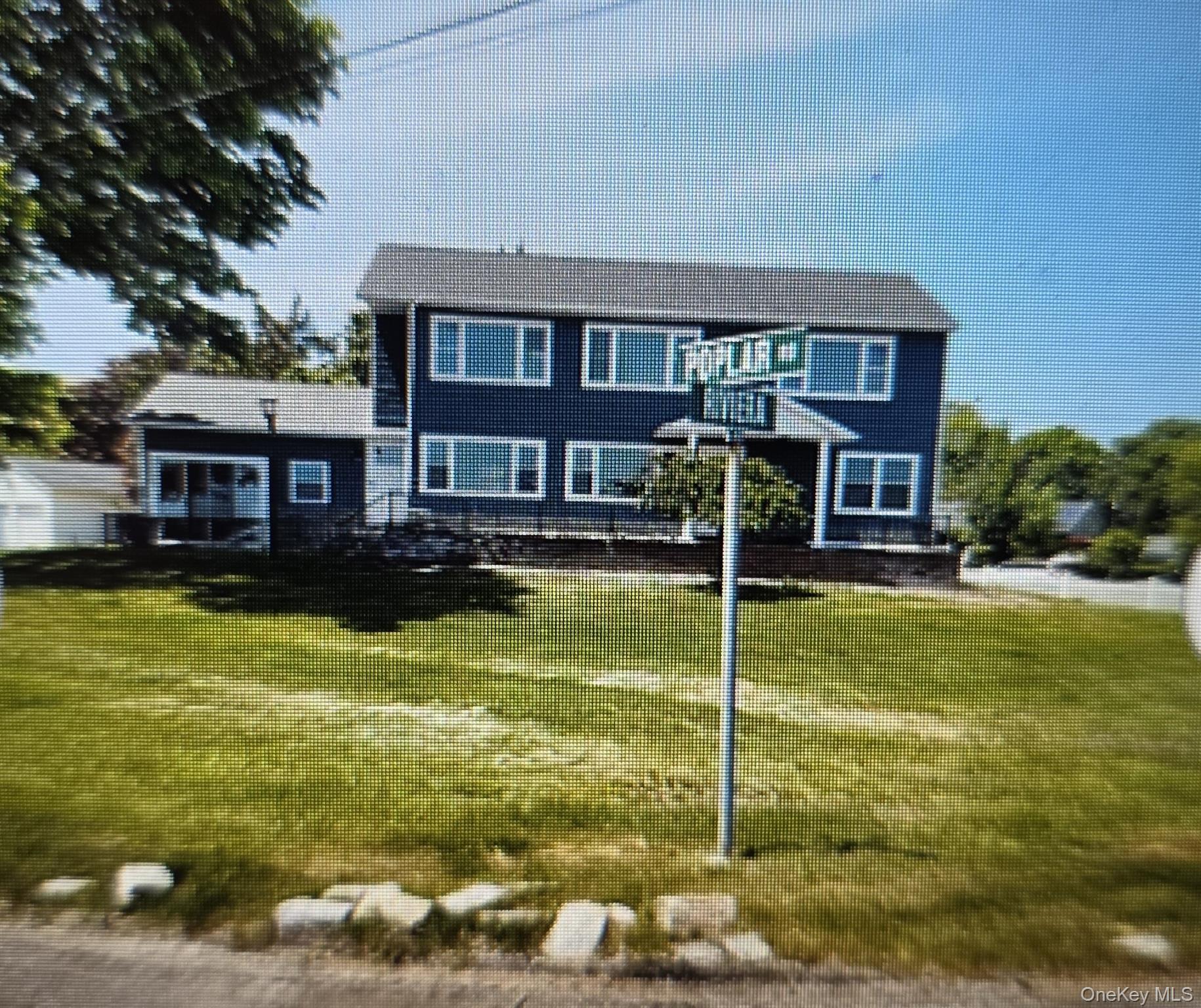 Riviera Dr, Mastic Beach, NY 11951