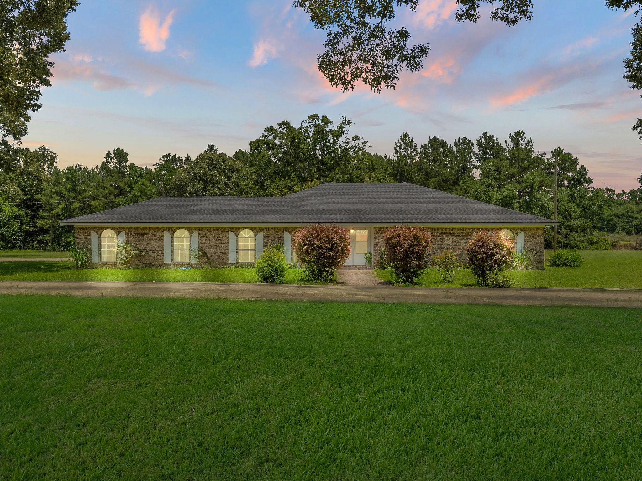 Cypress St, Deridder, LA 70634