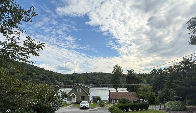 Lakeside Dr, Sussex, NJ 07461