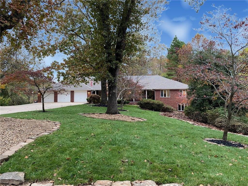 Brooks Dr, Rogers, AR 72756