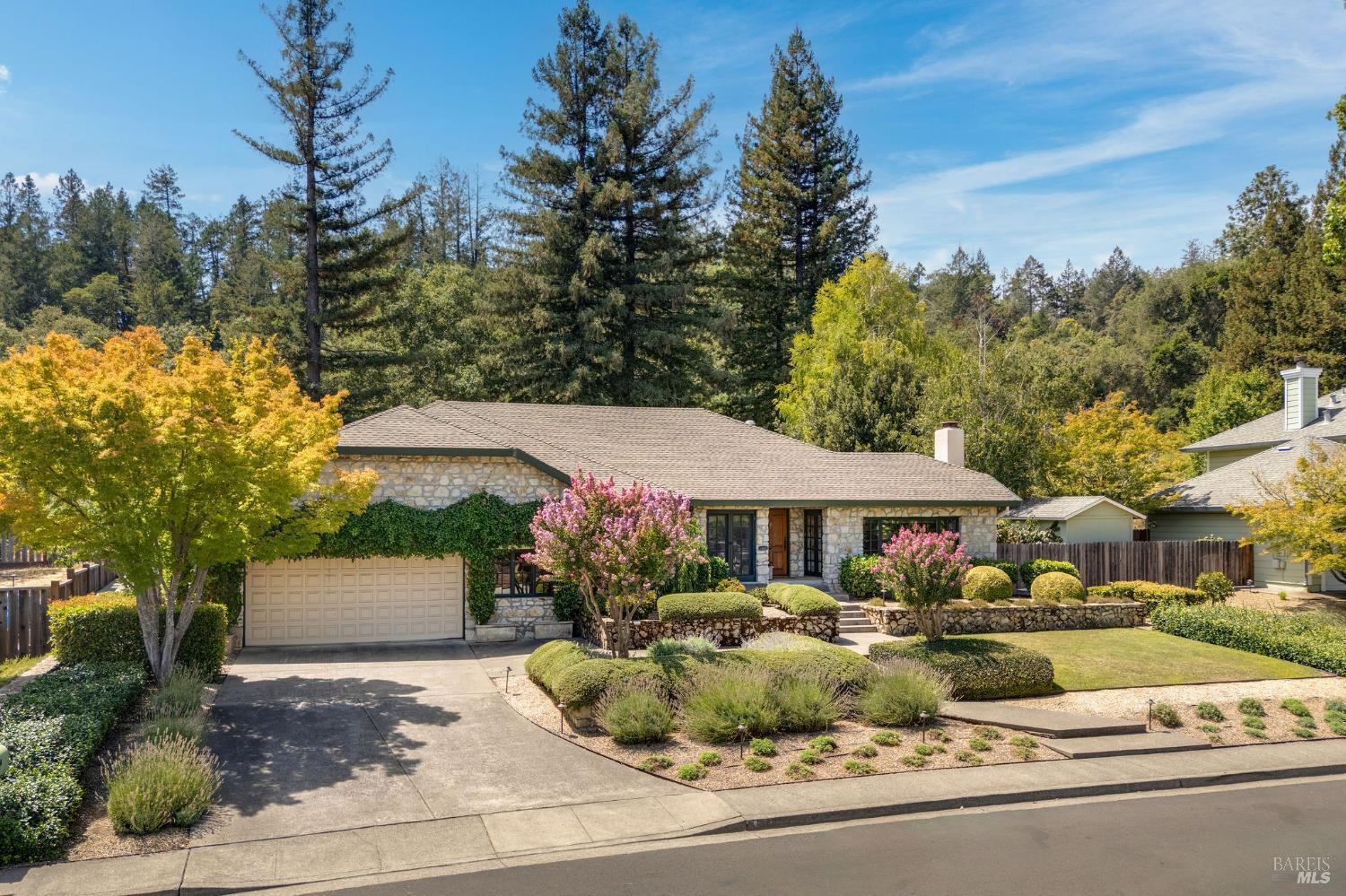 Sylvaner Ave, Saint Helena, CA 94574