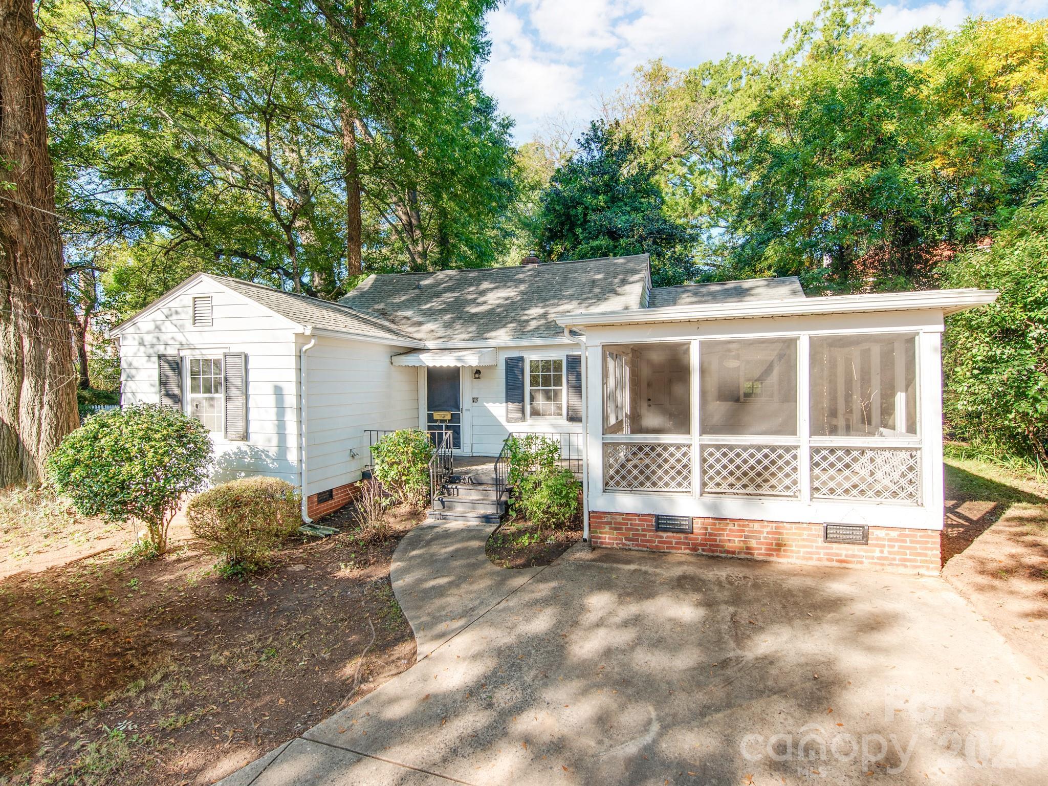S Lee St, Gastonia, NC 28052