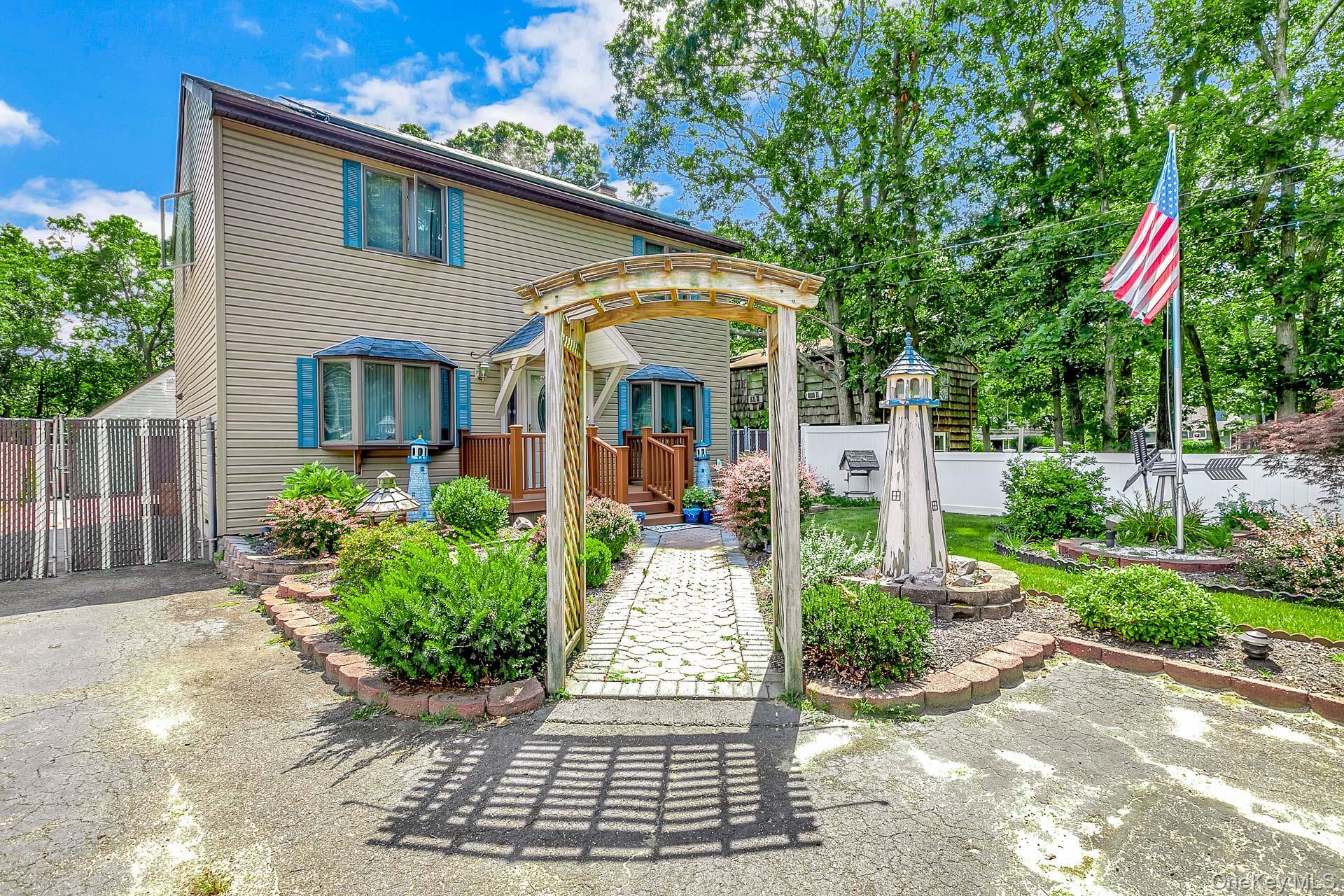 Victory Ave, Shirley, NY 11967