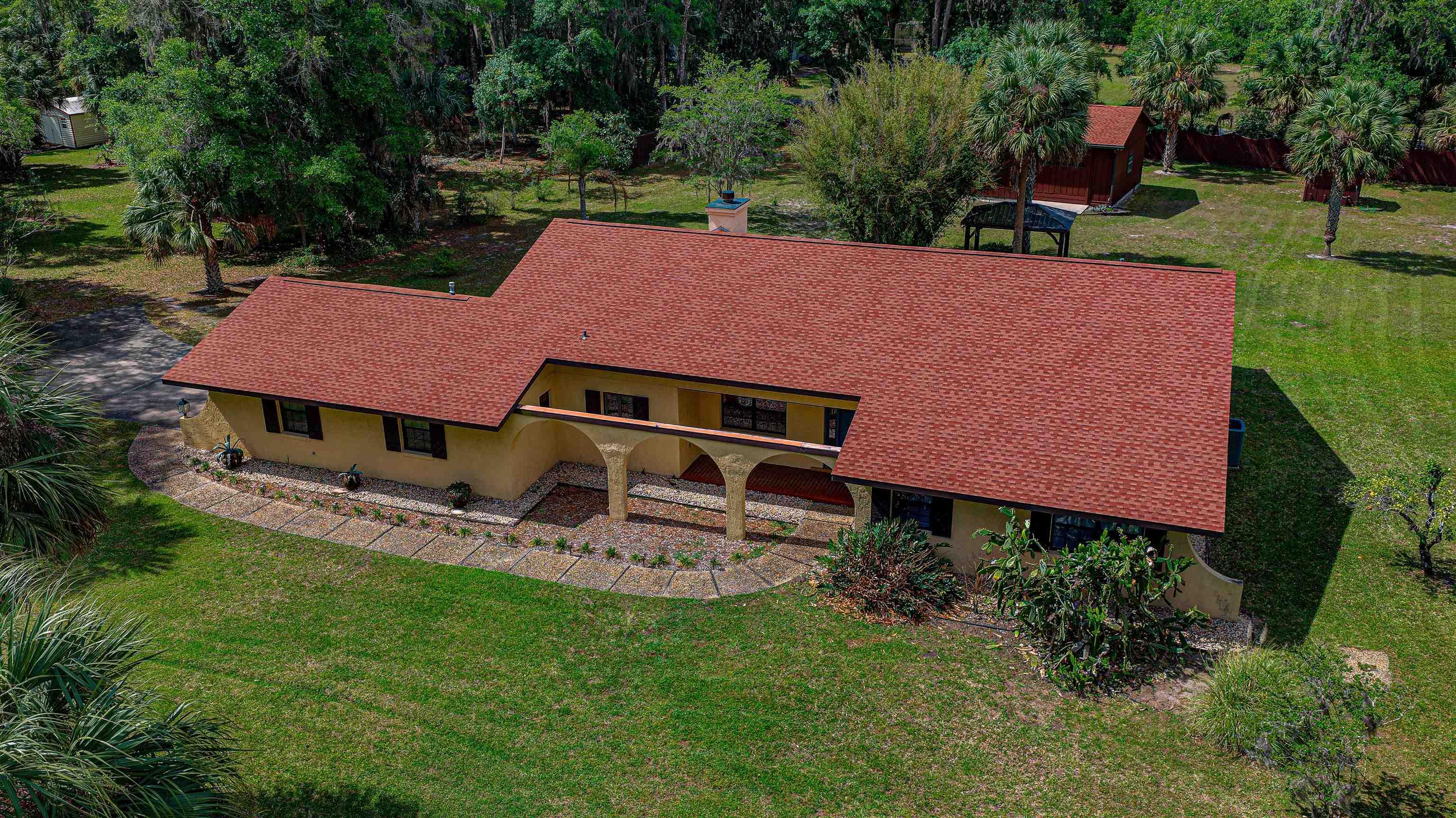 Divi Divi Dr, San Mateo, FL 32187