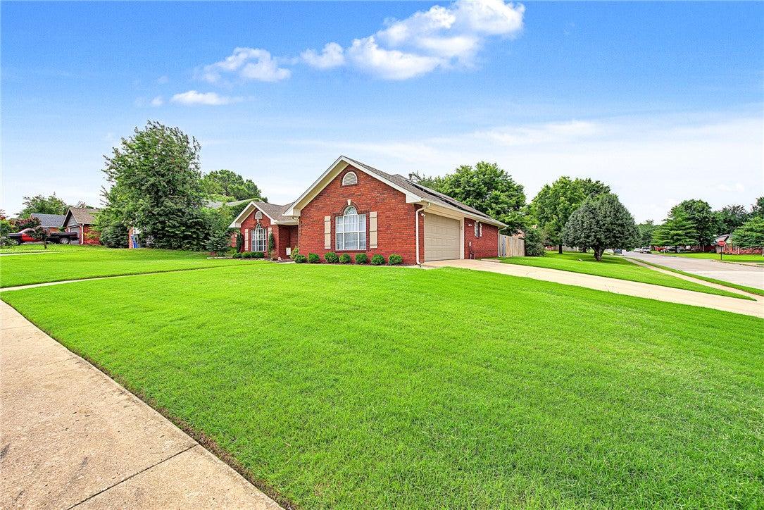 W Cheyenne Dr, Fayetteville, AR 72704