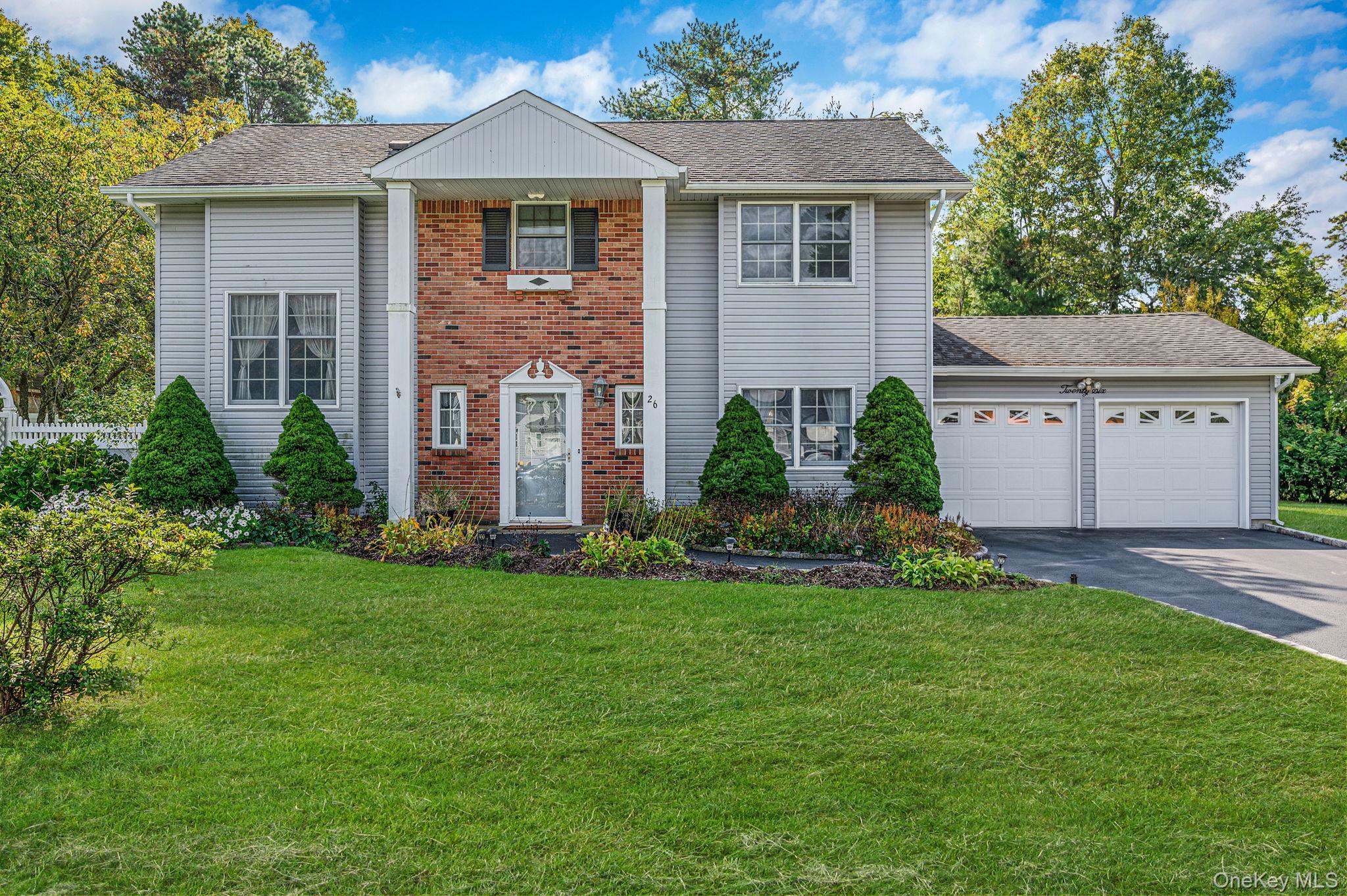 Bradley Dr, Shoreham, NY 11786
