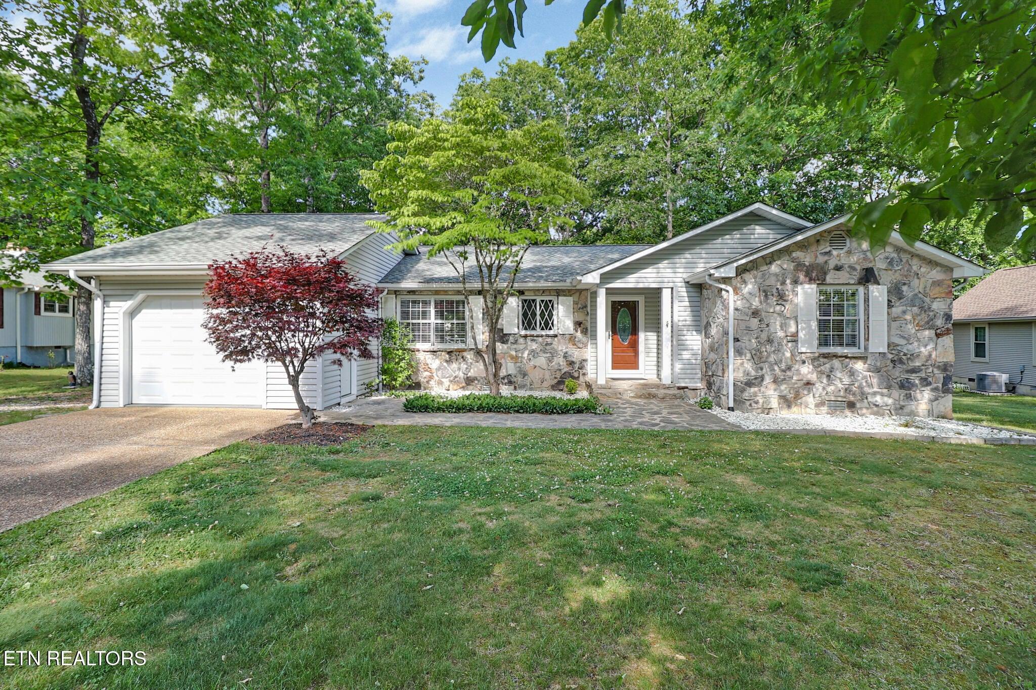 Berkshire Loop, Crossville, TN 38558