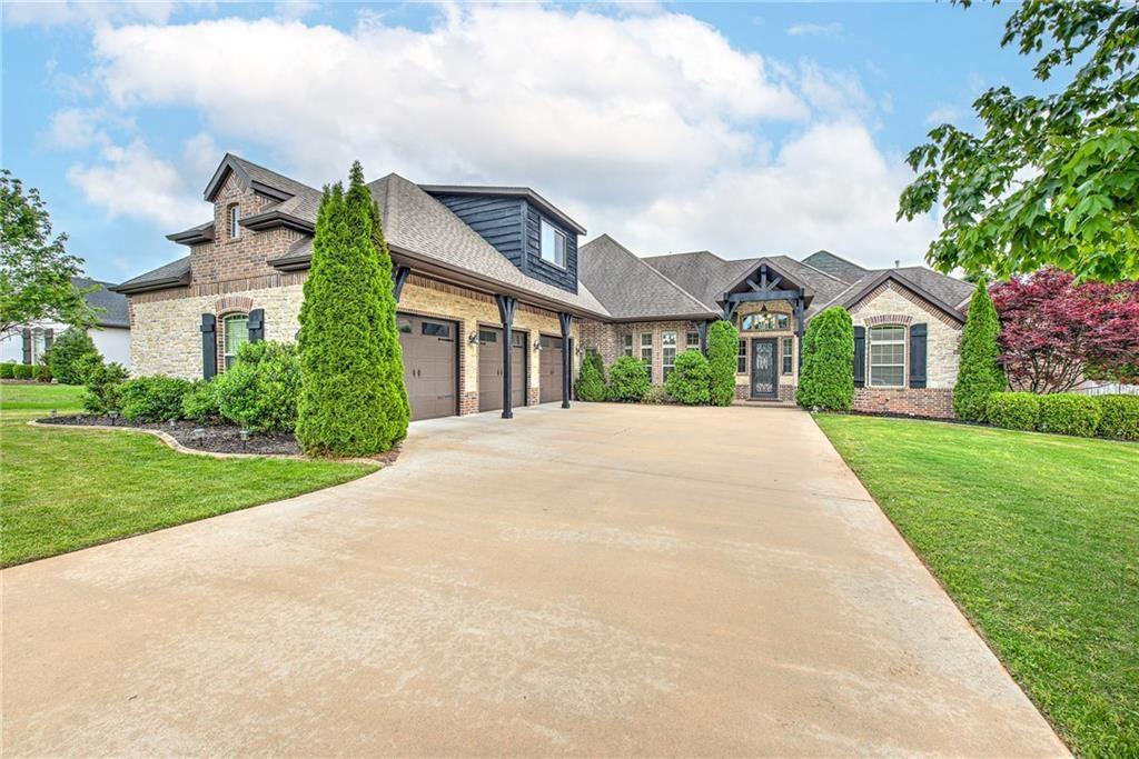 E Sagely Ln, Fayetteville, AR 72703