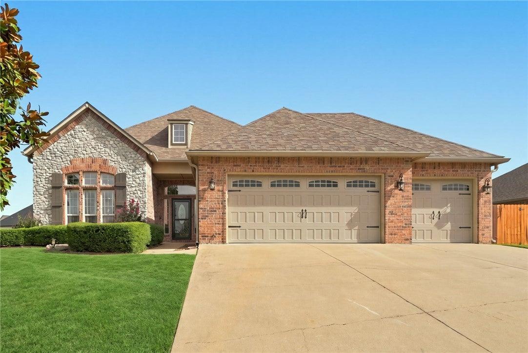 Holmes Ct, Pea Ridge, AR 72751