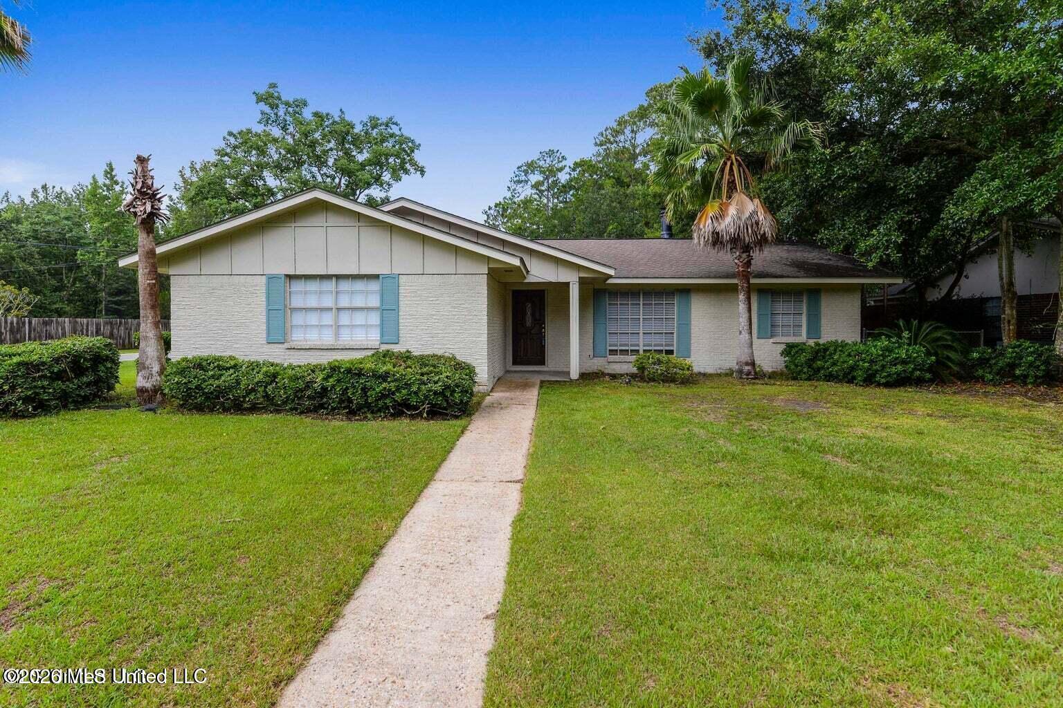 Sandalwood Dr, Gautier, MS 39553